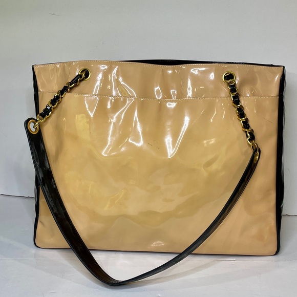 CHANEL Rare Coco Mark Chain Tote bag - Picture 9 of 17